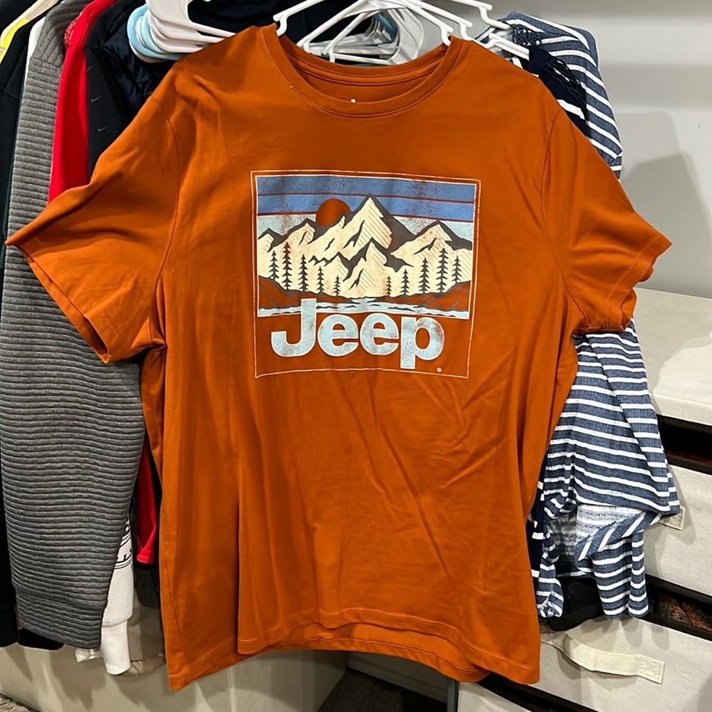 Women’s Size L Jeep Graphic T-Shirt